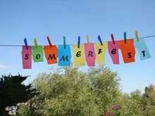 Wimpel mit Buchstaben Sommerfest